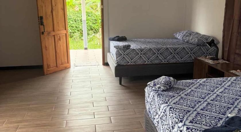 Image of Standard Twin Room 5