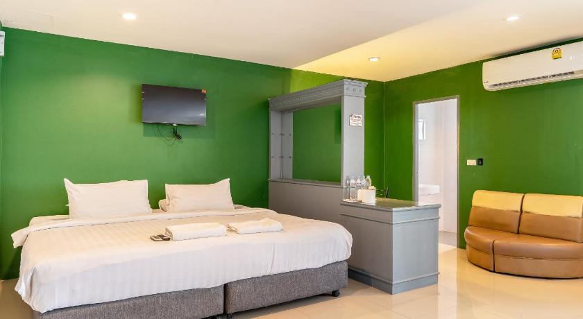 Image of Family Room 12