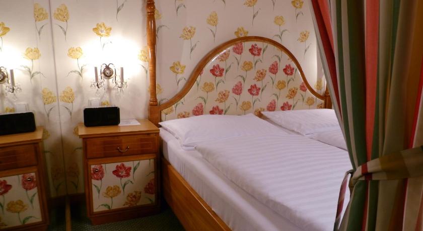 Image of Double Room 16