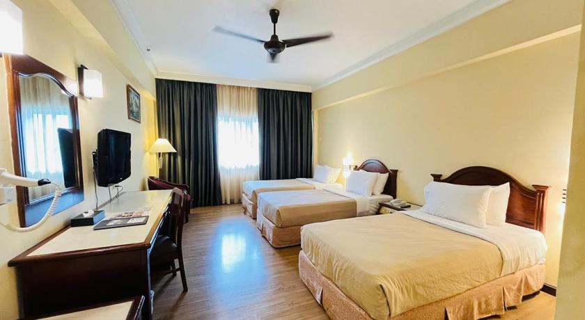 Image of Superior Triple Room with 3 Single Beds 5