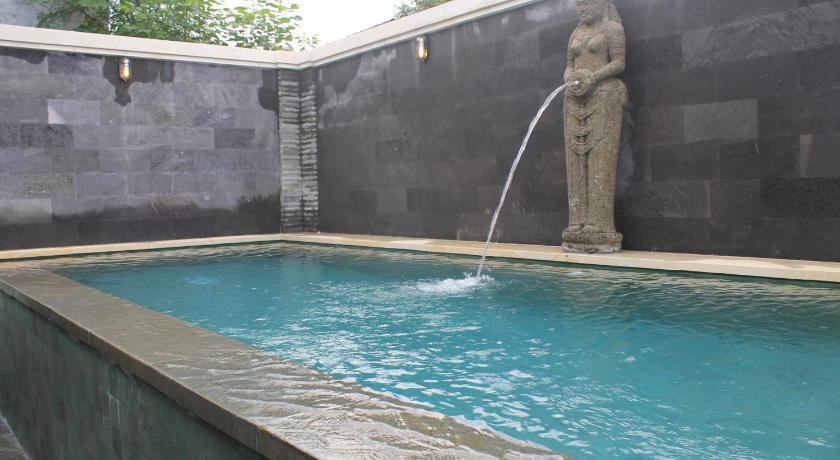 Dewi Antara Homestay photo
