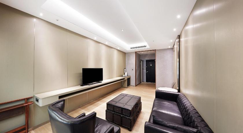Image of Standard Suite 9