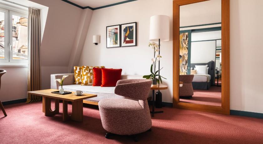 Image of Suite with Free Bottle of Champagne and Spa & Fitness Access 6