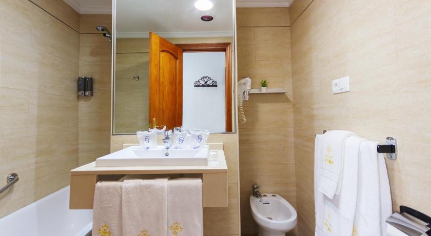 Háromágyas szoba (2 felnőtt és 1 gyermek részére) (Triple Room (2 Adults + 1 Child)) fotója 10