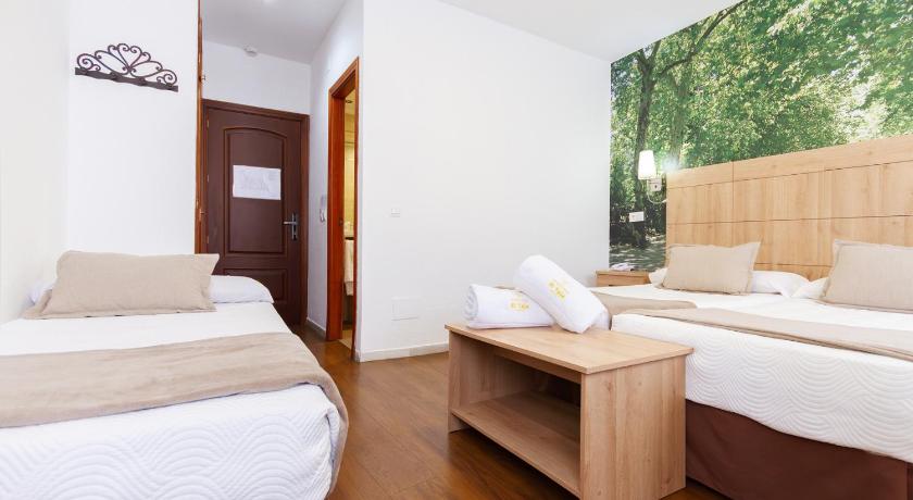 Szoba kétszemélyes ággyal és pótággyal (3 felnőtt részére) (Double Room with Extra Bed (3 Adults)) fotója 1