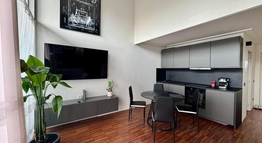 Private Luxury Loft - Free Parking