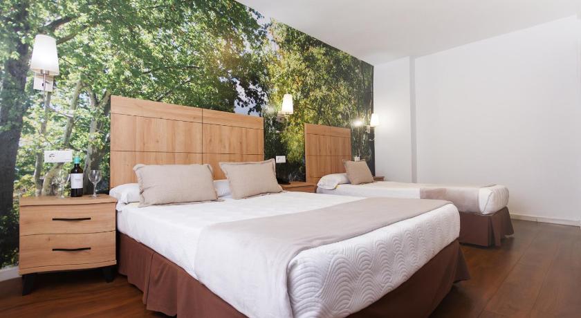Háromágyas szoba (2 felnőtt és 1 gyermek részére) (Triple Room (2 Adults + 1 Child)) fotója 0