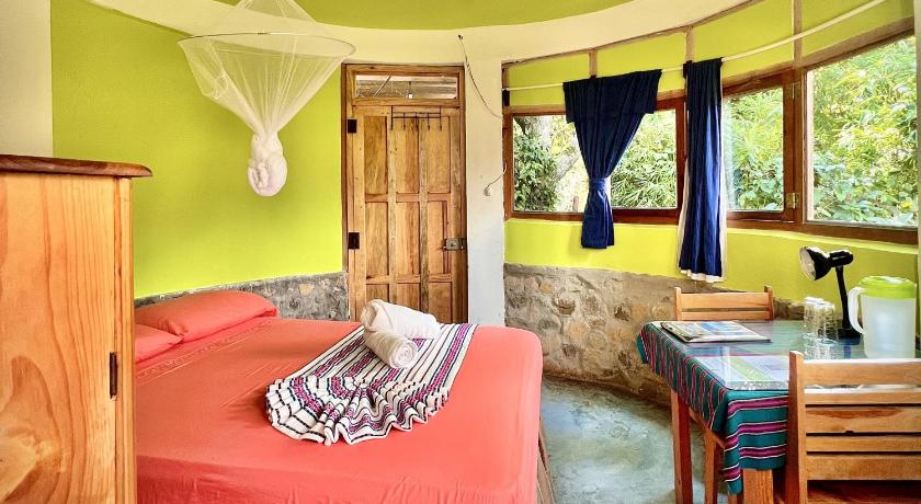 Imagen de Bungalow con vistas al jardín (Bungalow with Garden View) 0
