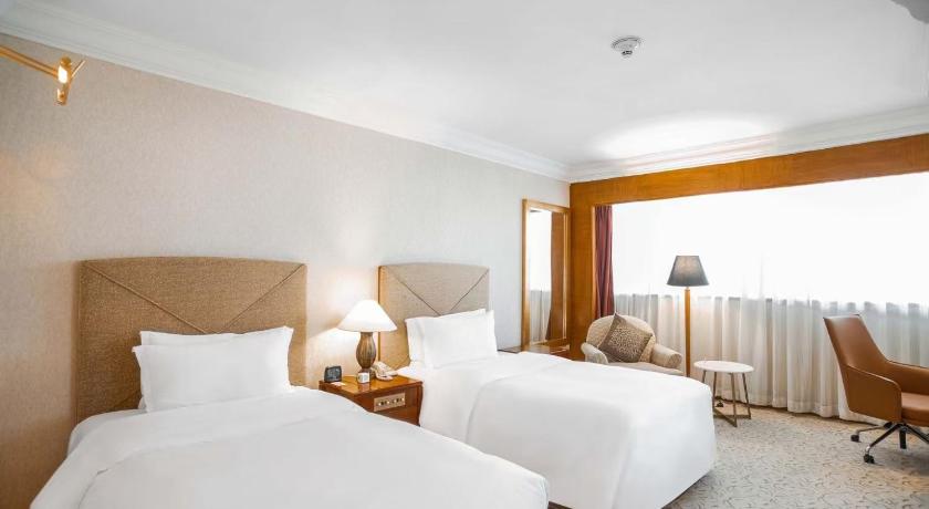Crowne Plaza Qingdao By IHG - image 40
