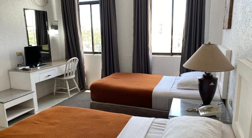 Stonestown Suites - image 2