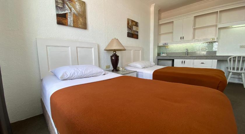 Stonestown Suites - image 15