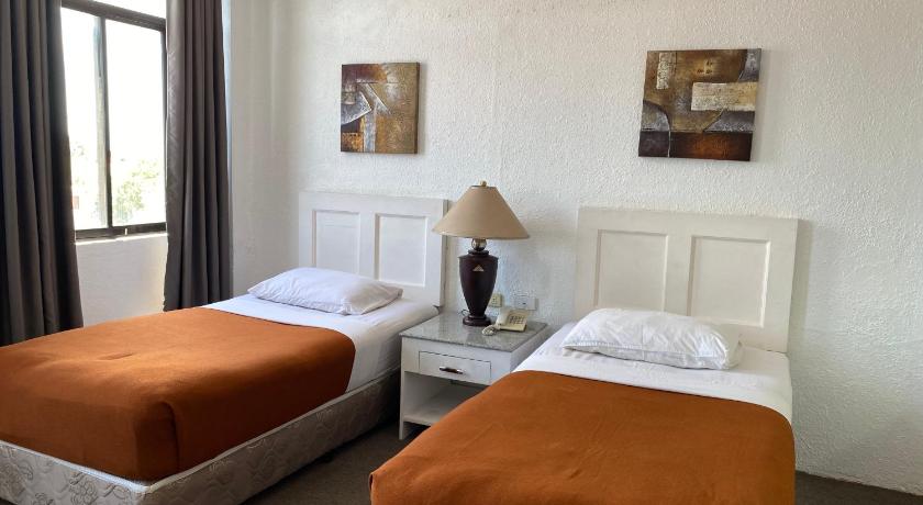 Stonestown Suites - image 19