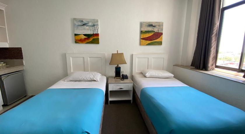 Stonestown Suites - image 20