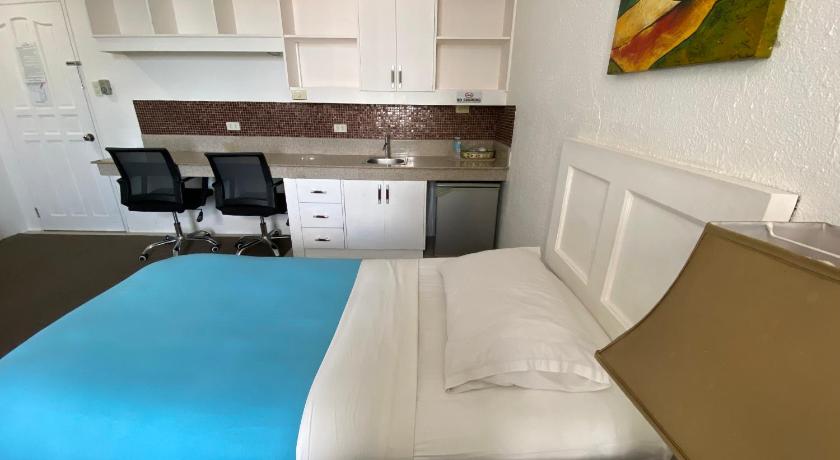 Stonestown Suites - image 23