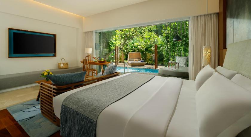 Image of Impressive Lagoon Pool Suite - King Bed with Butler Service 5