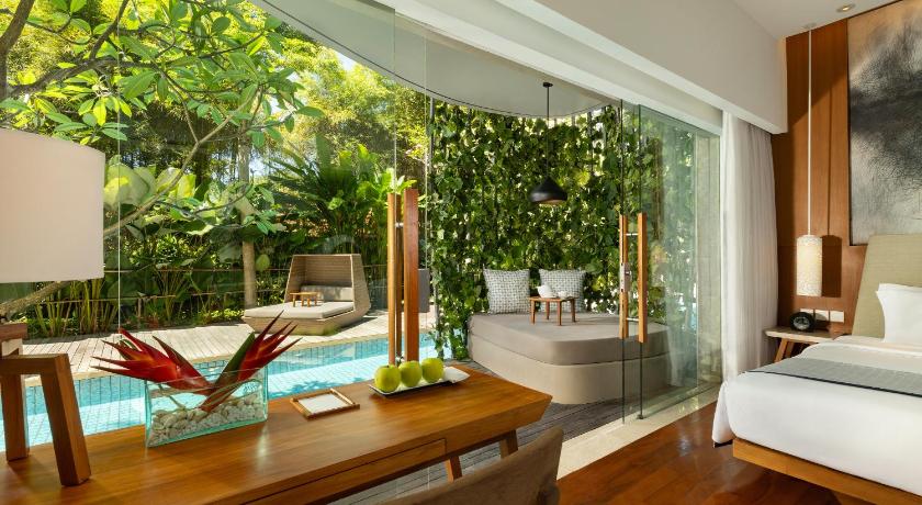 Image of Impressive Lagoon Pool Suite - King Bed with Butler Service 0