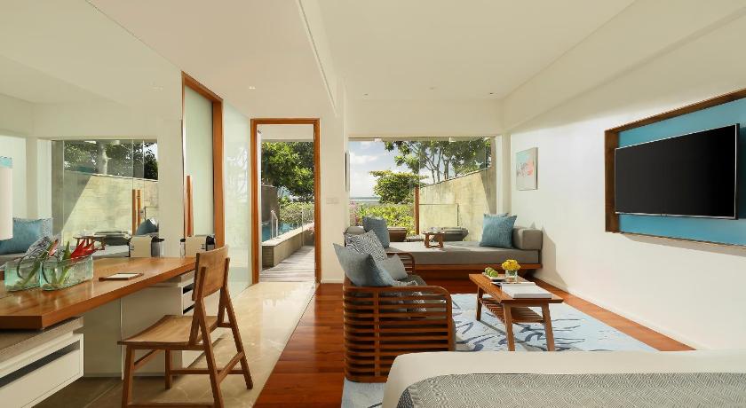 Image of Heavenly Pool Suite - King Bed with Butler Service 4
