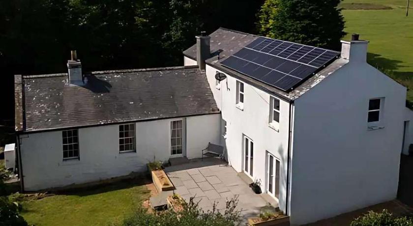Large country house with garden, outdoor spa area & games room with Hot Tub and Fire Pit