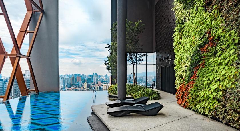 Scalretz LENA Suites near Twin Tower - image 11