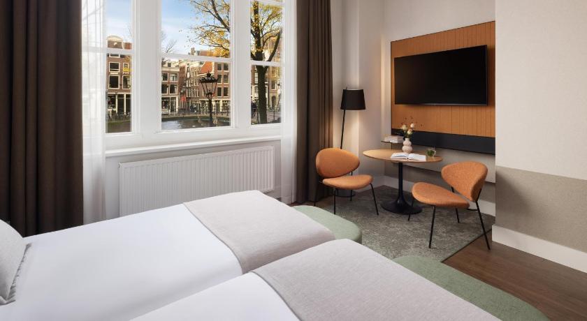 Image of Superior Room 5