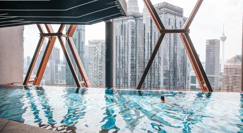 Scalretz LENA Suites near Twin Tower - image 14