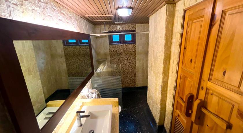 Image of Triple Room 2