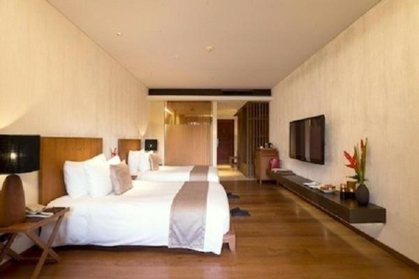 Image of Sea View Twin Bed 7