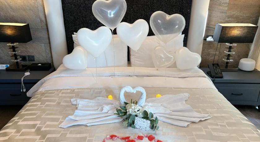 Image of Special Offer - Presidential Suite with Room decoration, wine & snack set, and late check-out at 12:00 PM 4