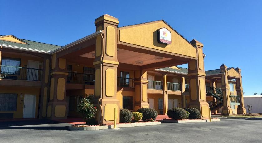 Peach State Inn & Suites