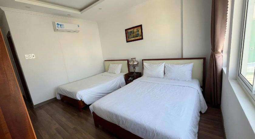 Image of Family Room 1