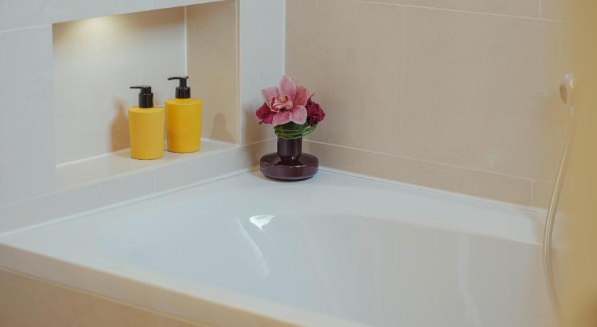 Image of Large Double Room 11