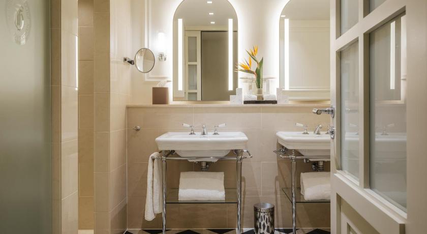 Image of Large Double Room 2
