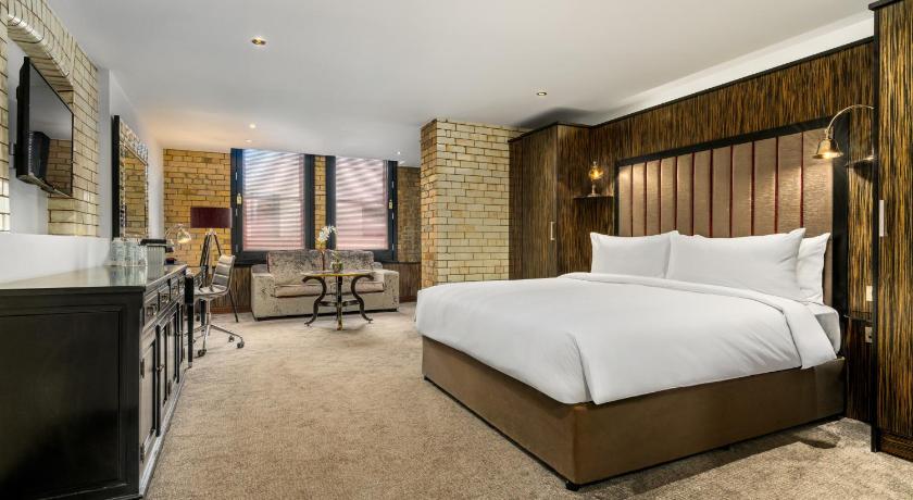 Image of Executive Suite 0