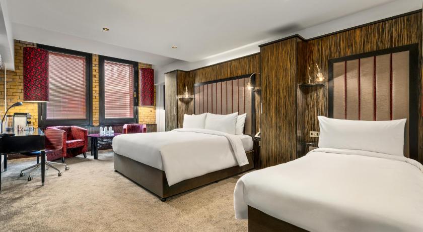 Image of Executive Triple Room 0