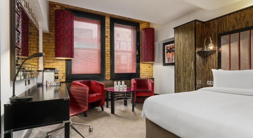 Image of Executive Triple Room 5