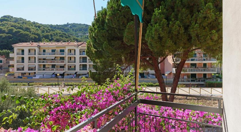 Bouganville vista mare