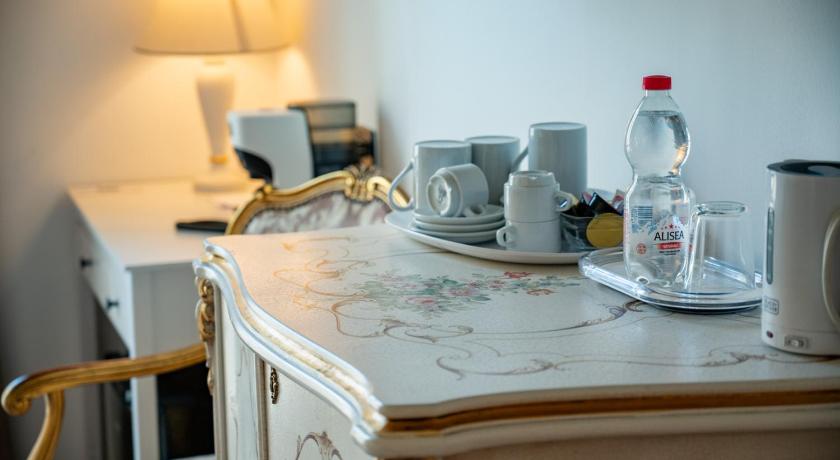 Фото: Трехместный номер с балконом (Triple Room with Balcony) 7