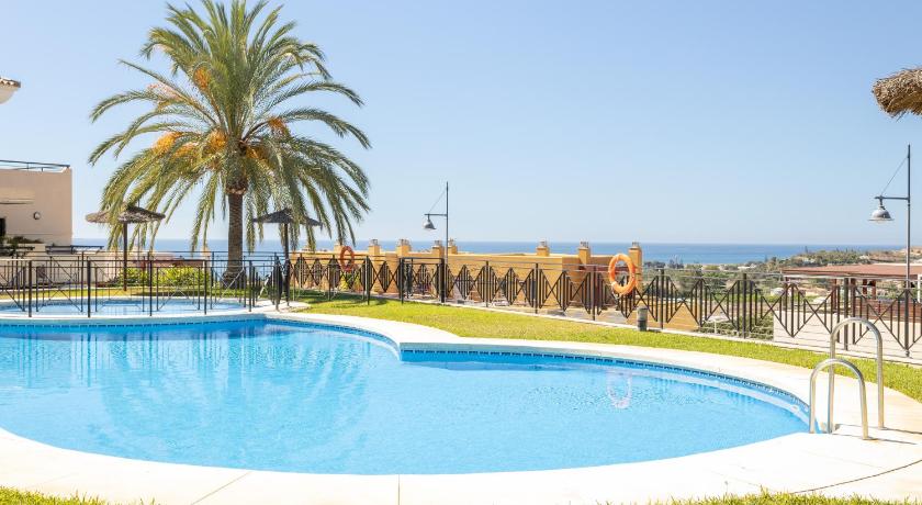 Relaxing Apartment in Almayate with Roof Terrace