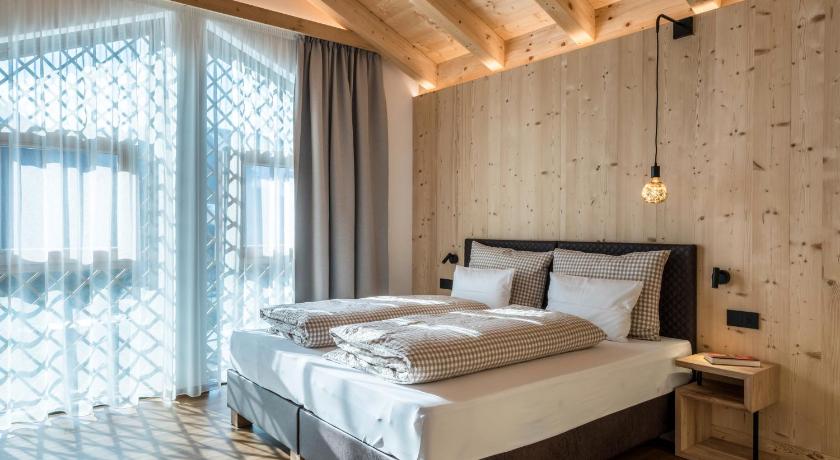 Les Ciases Chalets Dolomites Apt 6