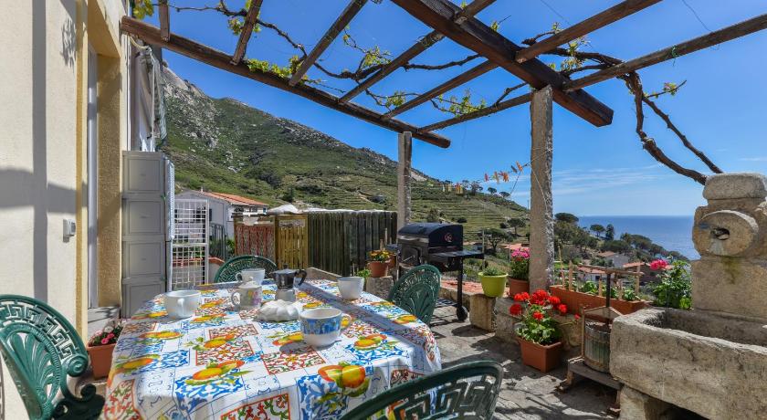 Casa Ebate