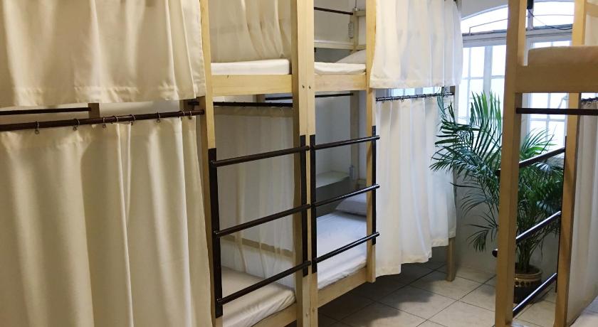 Kuva huoneesta 1 henkilö 6 vuoteen makuusalissa jaetulla kylpyhuoneella ‒ vain naisille (1 Person in 6-Bed Dormitory with Shared Bathroom - Female Only) 0