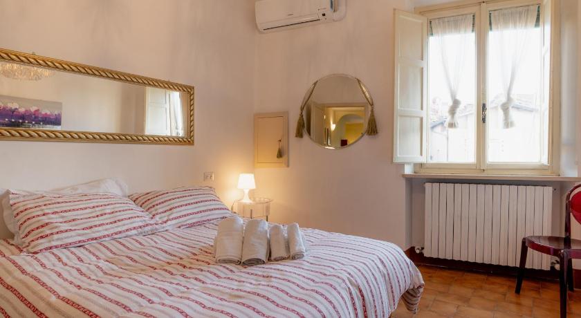 Tre finestre sull'anfitreatro Lucca