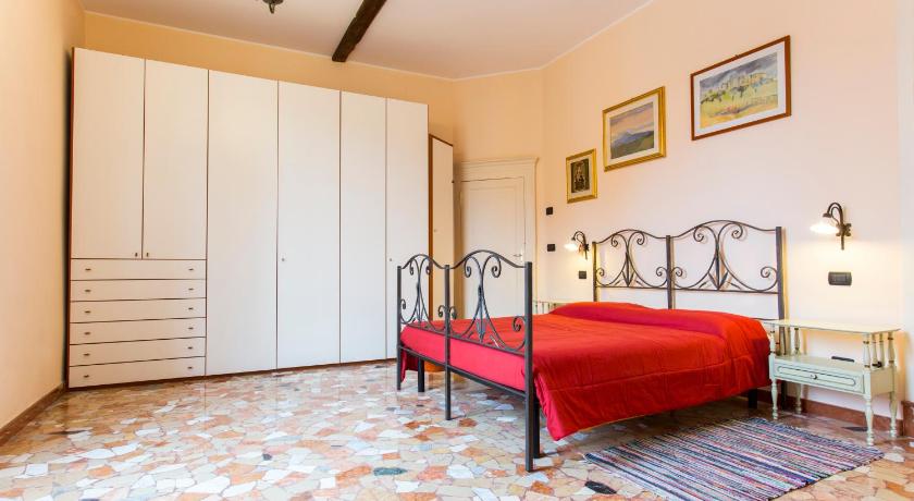 Two-Bedroom Apartment, Petroni 38 by Studio Vita in Bologna