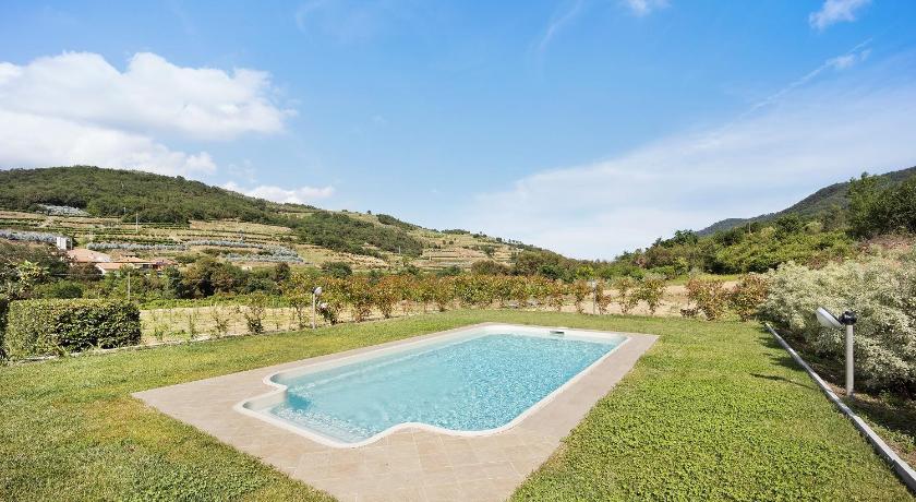 Mansarda Albero Verde con Piscina