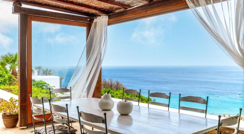 Calma Beach House