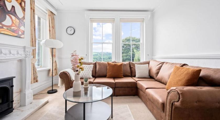 Graceful 3BR Haven in the Peak District