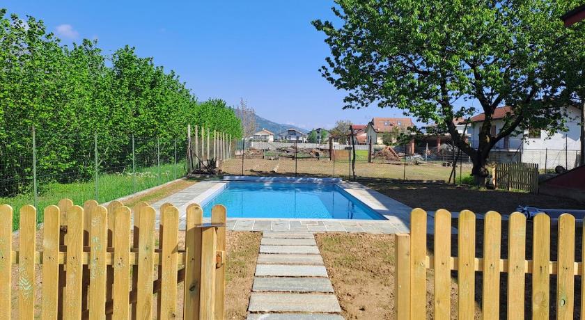 Dragonfly House, Alloggio in casa bifamigliare
