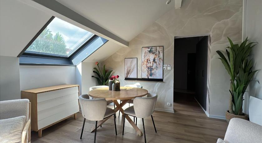 Cloud Stylish flat with jacuzzi near city center