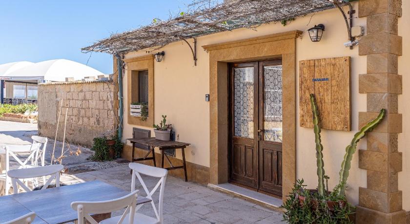 Casamari nel centro di Marzamemi