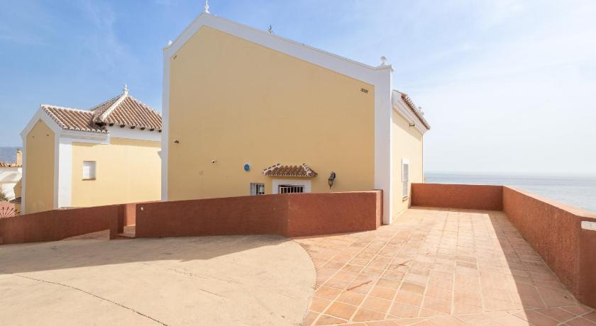 Villa in Nerja with Sea View Terrace - image 8